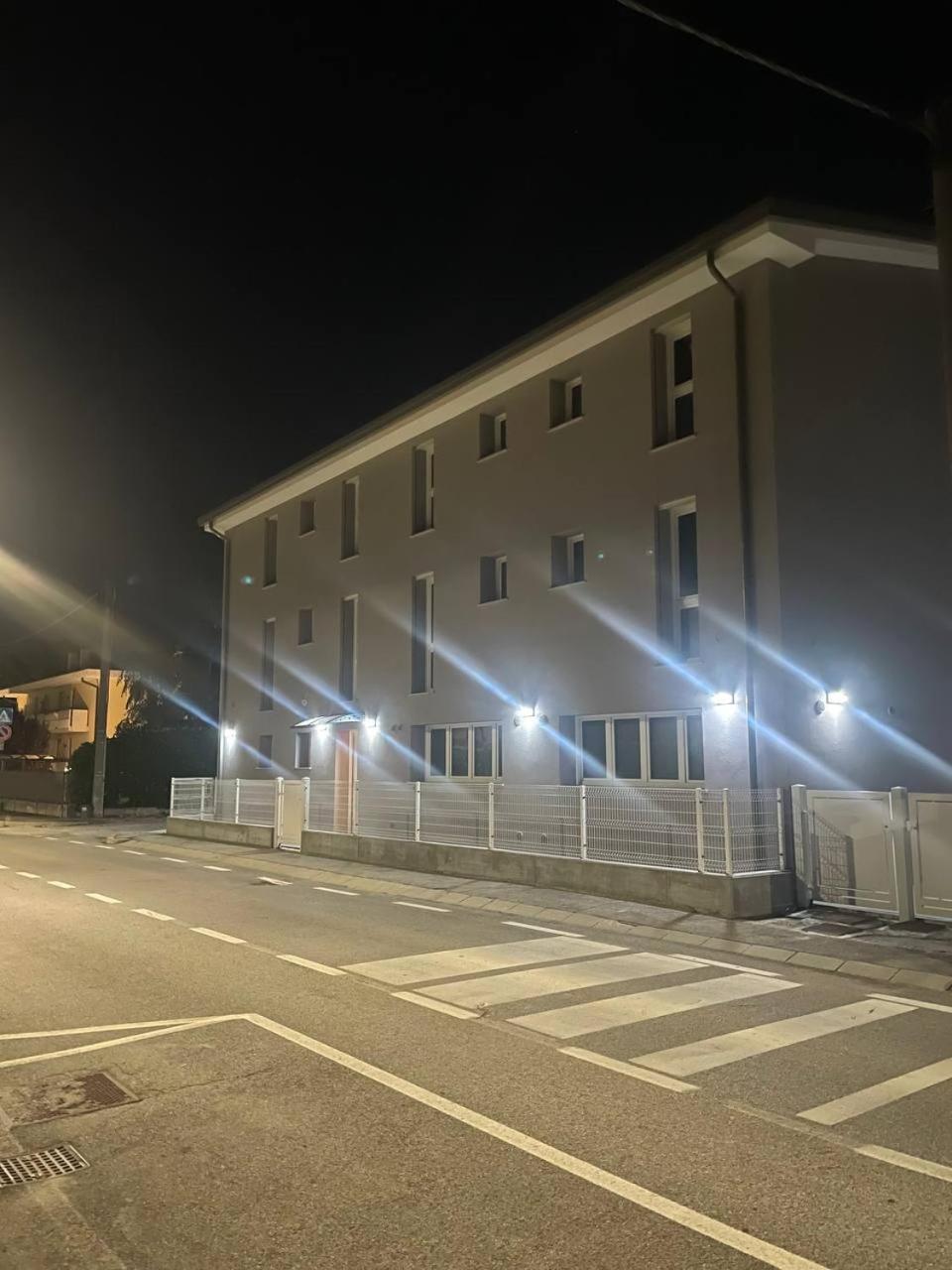 Garibaldi 16 Room Legnaro ภายนอก รูปภาพ